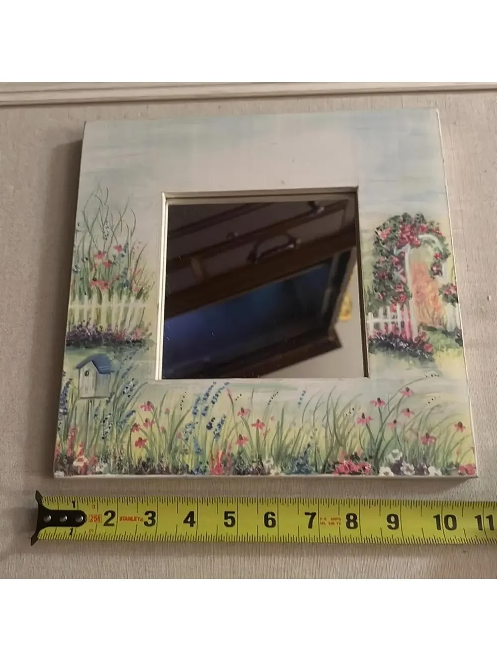 Y2k Beautiful wooden hand painted mirror w floral garden border NWT.